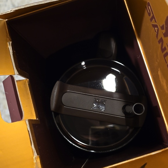 Stanley Limited Edition Chocolate Gold 40oz Quencher - Picture 13 of 13